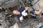 Don Pettit preparing an experiment in Kibo (Credits: Don Pettit/NASA).
