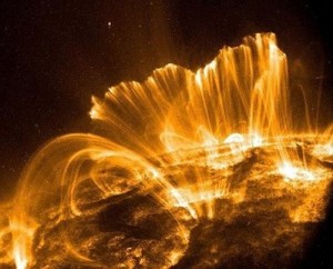 A solar flare recorded by NASA's TRACE satellite (Credits: NASA).