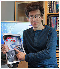 Anatoly Zak with the book just published (Credits: Anatoly Zak).