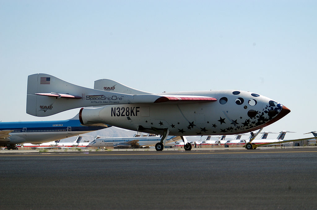  SpaceShipOne after its successful flight into space, June 21, 2004. Credits: WPPilot, Wikimedia