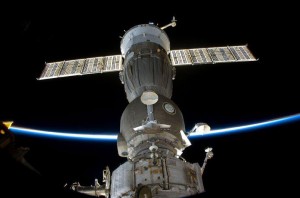 A Soyuz capsule docked at the International Space Station (Credits: Roscosmos).