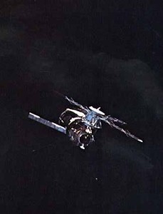 The first view of Skylab in orbit was disheartening for Pete Conrad, who had headed the astronaut office’s Skylab Branch (and been nicknamed ‘Sky King’) since 1970. One solar array was gone, the other was jammed and the lost micrometeoroid shield placed any prospect of a successful repair in jeopardy (Credits: NASA).