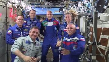 ISS Expedition 36/37 Change of Command (Credits: NASA).