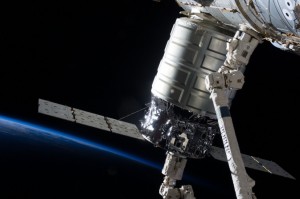 NASA’s COTS program has seen two additional, private-public spacecraft travel to the ISS. Both Orbital’s Cygnus (seen here) and SpaceX’s Dragon spacecraft have traveled to the ISS (Credits: NASA).