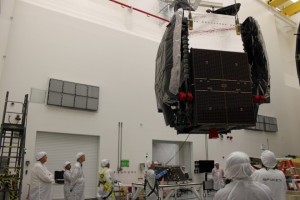 Preparation of the SES-8 satellite (Credits: SpaceX).