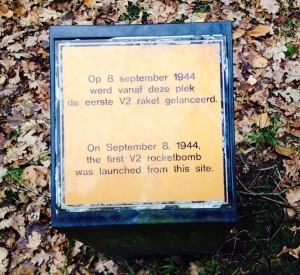 Memorial plaque for the first V-2 rocket launched from Wassenaar (Credits: Carmen Felix). 