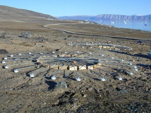 Infrasound arrays at an infrasound station at Qaanaaq, Greenland, part of the Nuclear Test Ban Treaty monitoring system (Credits: CTBT).