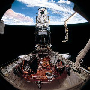 The Hubble Telescope, ready for deploy, with its new solar array. - Credits: NASA.