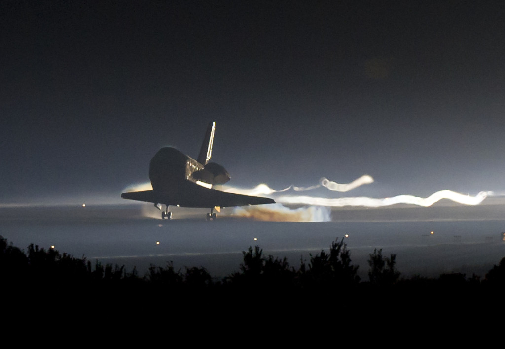 Atlantis lands at the Kennedy Space Center, bringing the Space Shuttle program to an end. – Credits: NASA.