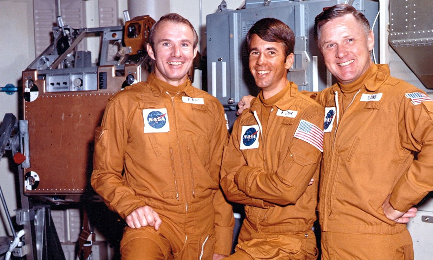The Skylab 4 crew – Gerry Carr, Ed Gibson, Bill Pogue – switched off the radio and ignored NASA. credits: spacefacts.de